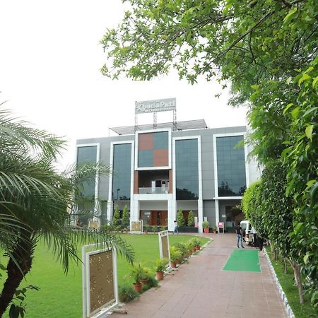 Hotel Shri Khedapati International Dewas Luaran gambar
