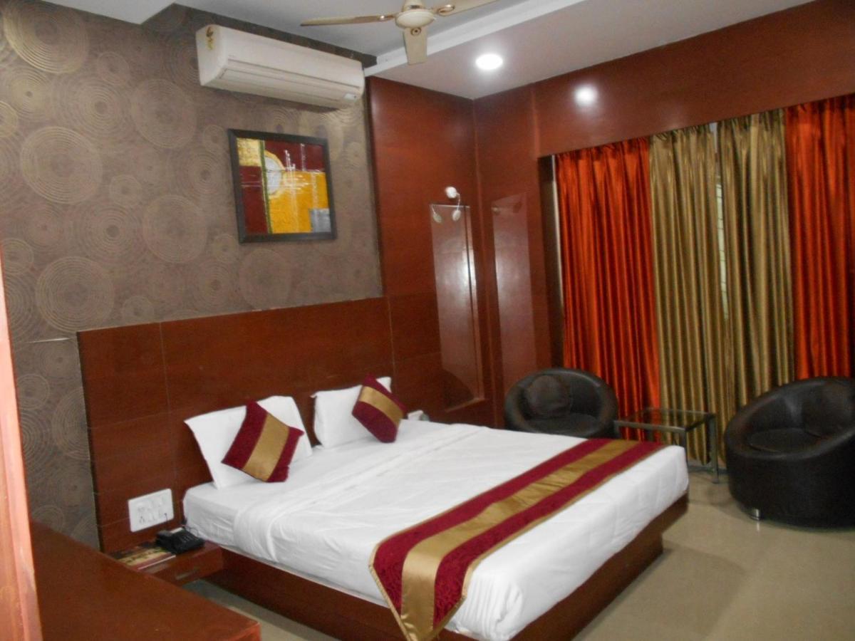 Hotel Shri Khedapati International Dewas Luaran gambar