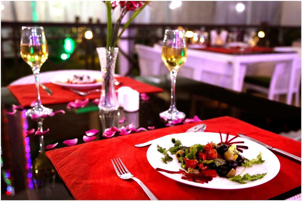 Hotel Shri Khedapati International Dewas Luaran gambar