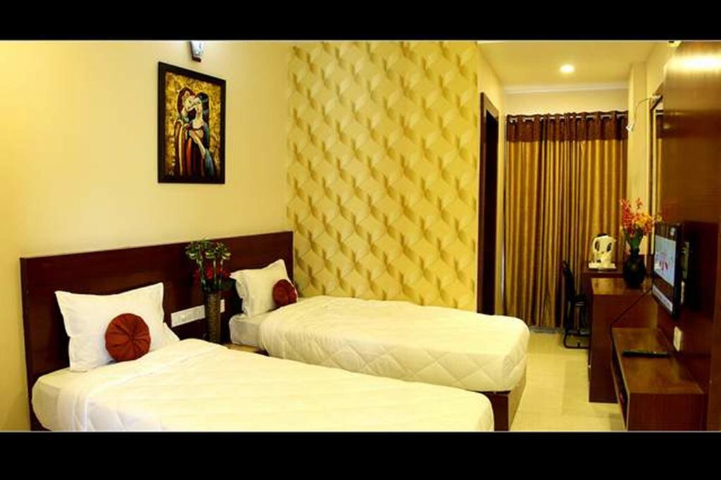 Hotel Shri Khedapati International Dewas Luaran gambar