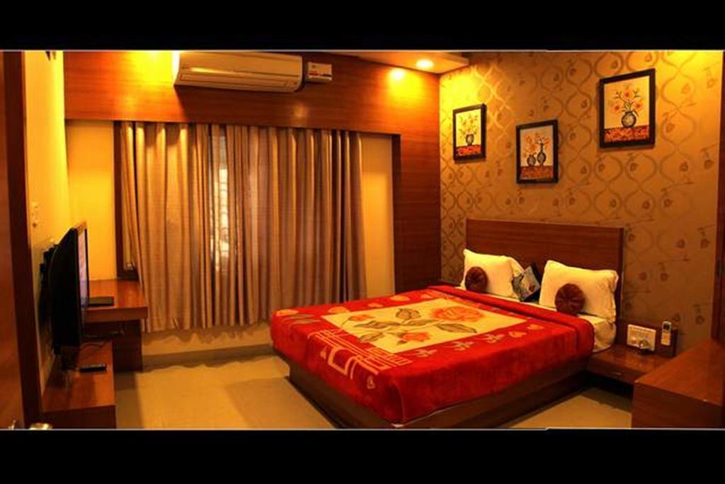Hotel Shri Khedapati International Dewas Luaran gambar