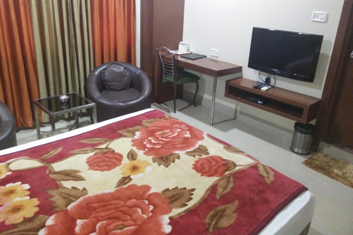 Hotel Shri Khedapati International Dewas Luaran gambar