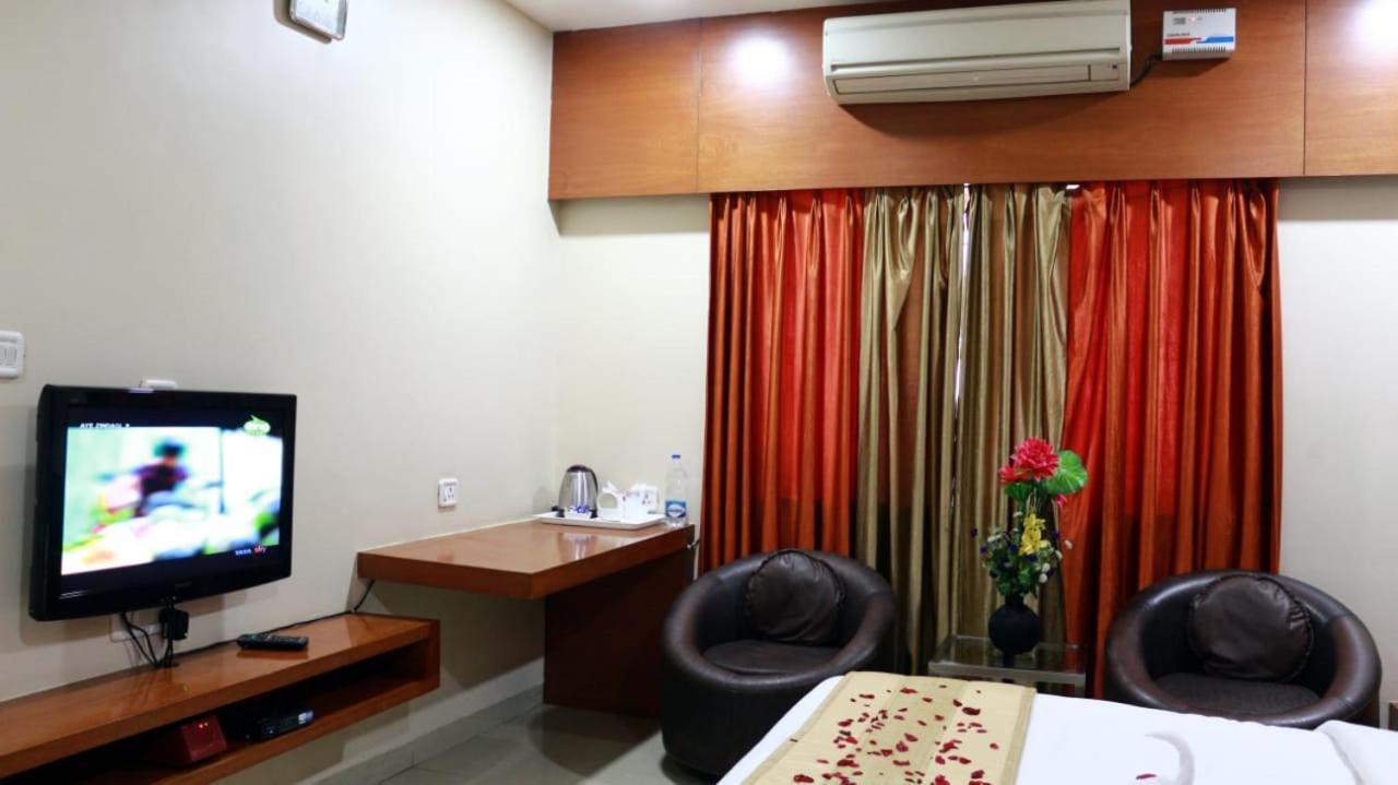 Hotel Shri Khedapati International Dewas Luaran gambar